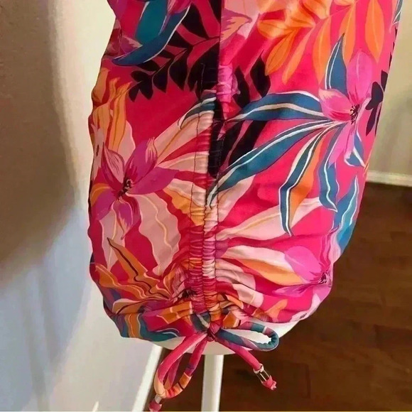 Croft & Barrow pink floral bathing suite top or tankini ruched sides size small - Picture 2 of 14